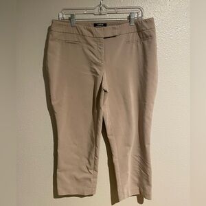Apt. 9 Womens Modern Fit Capri Cropped Pants Khaki